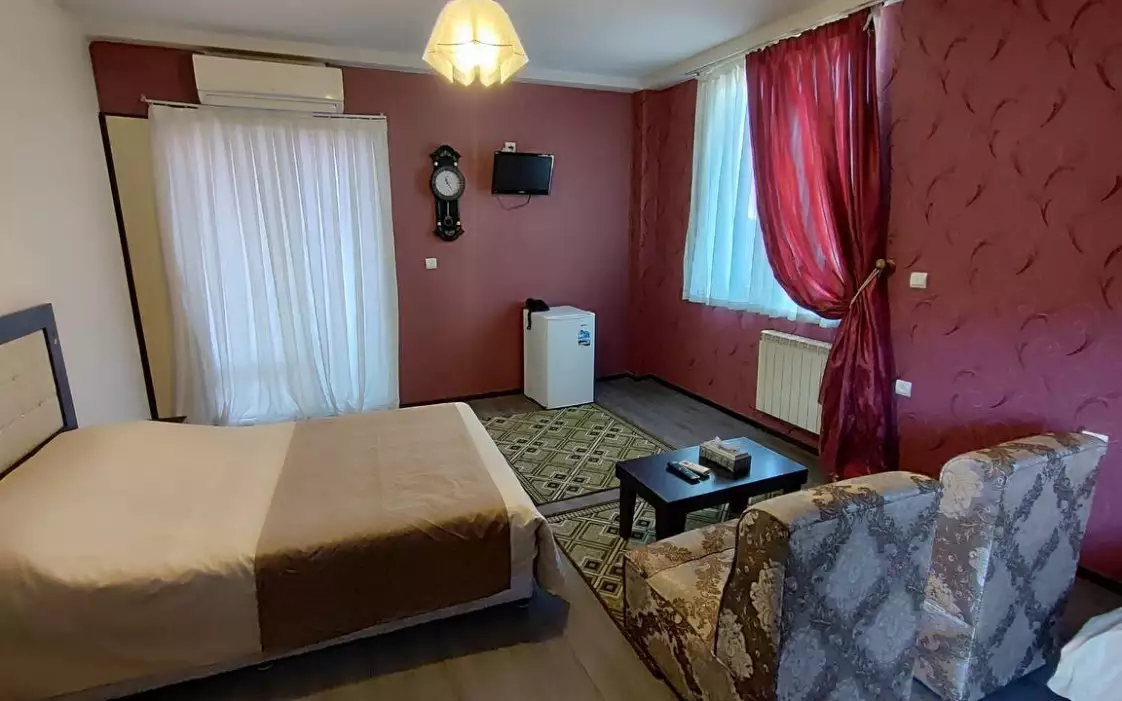 Alibaba https://cdn.alibaba.ir/ostorage/hotel-accommodation-images/68592196ac13a7ed0d84dfc7_دو تخته بدون دید دریا.webp